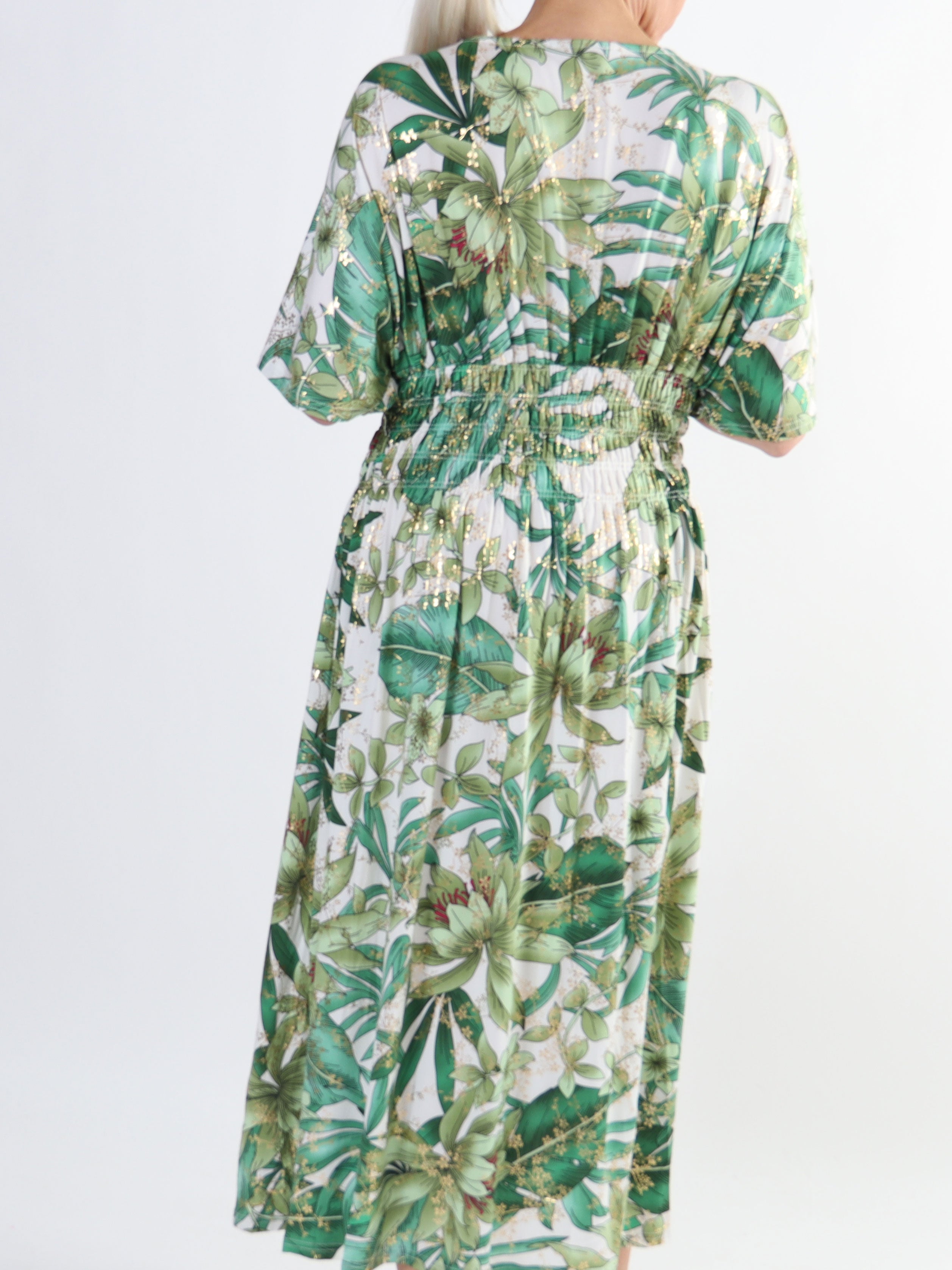 Pams Midi - Elastisk blomstret plus size kjole i krølfrit stof